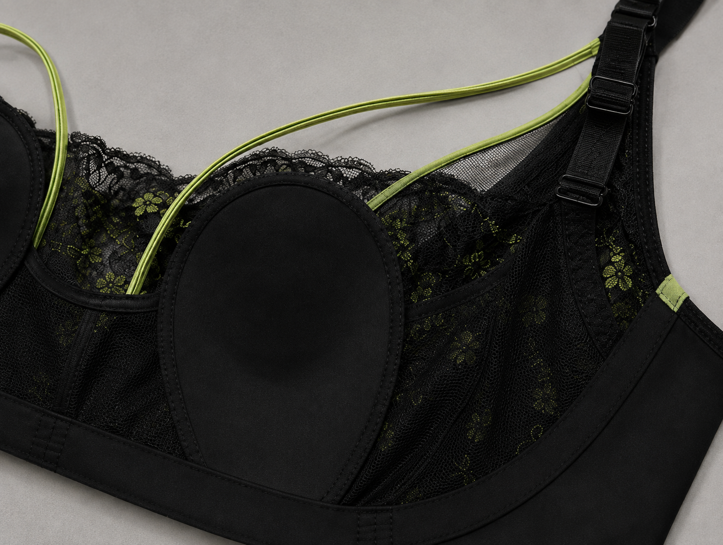 Noir Lace bra